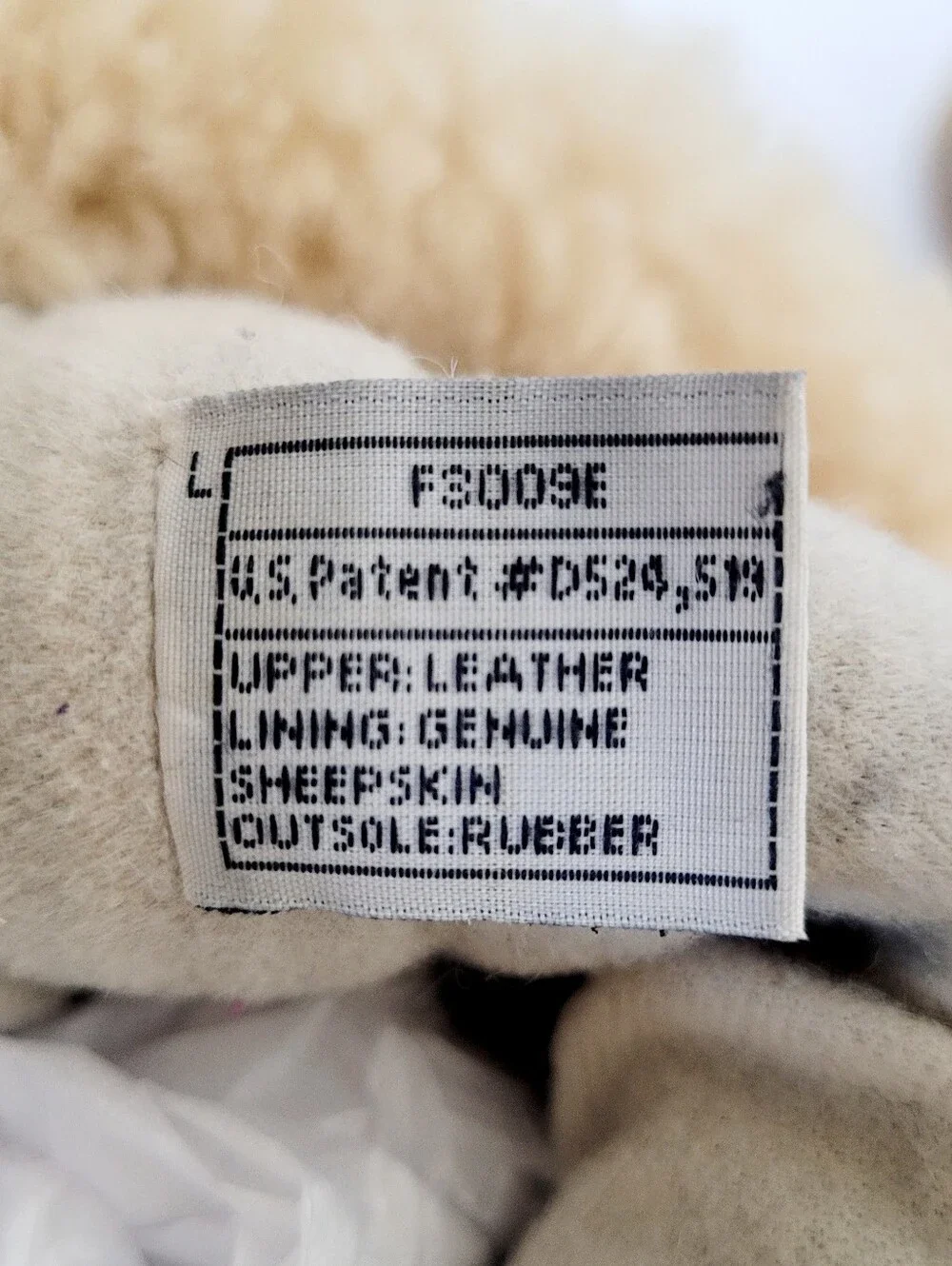 UGG suburb chestnut
